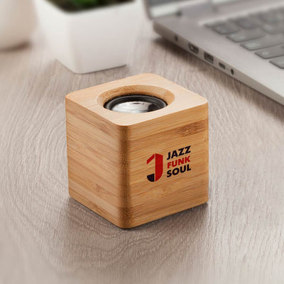 Boxa bluetooth cu corp din lemn gravabil