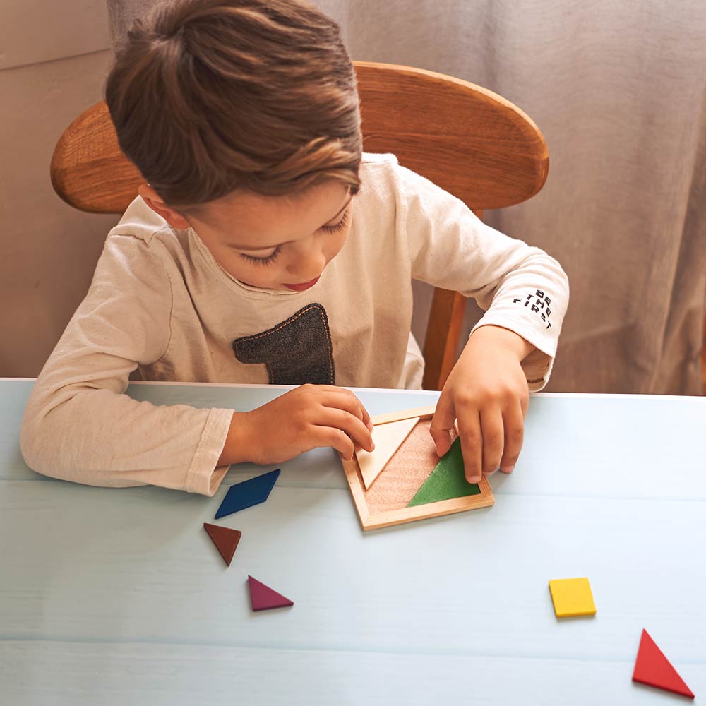 Puzzle indemanare de lemn pentru copii