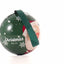 Зелен метален коледен топка с модел Дядо Коледа Ø7 cm