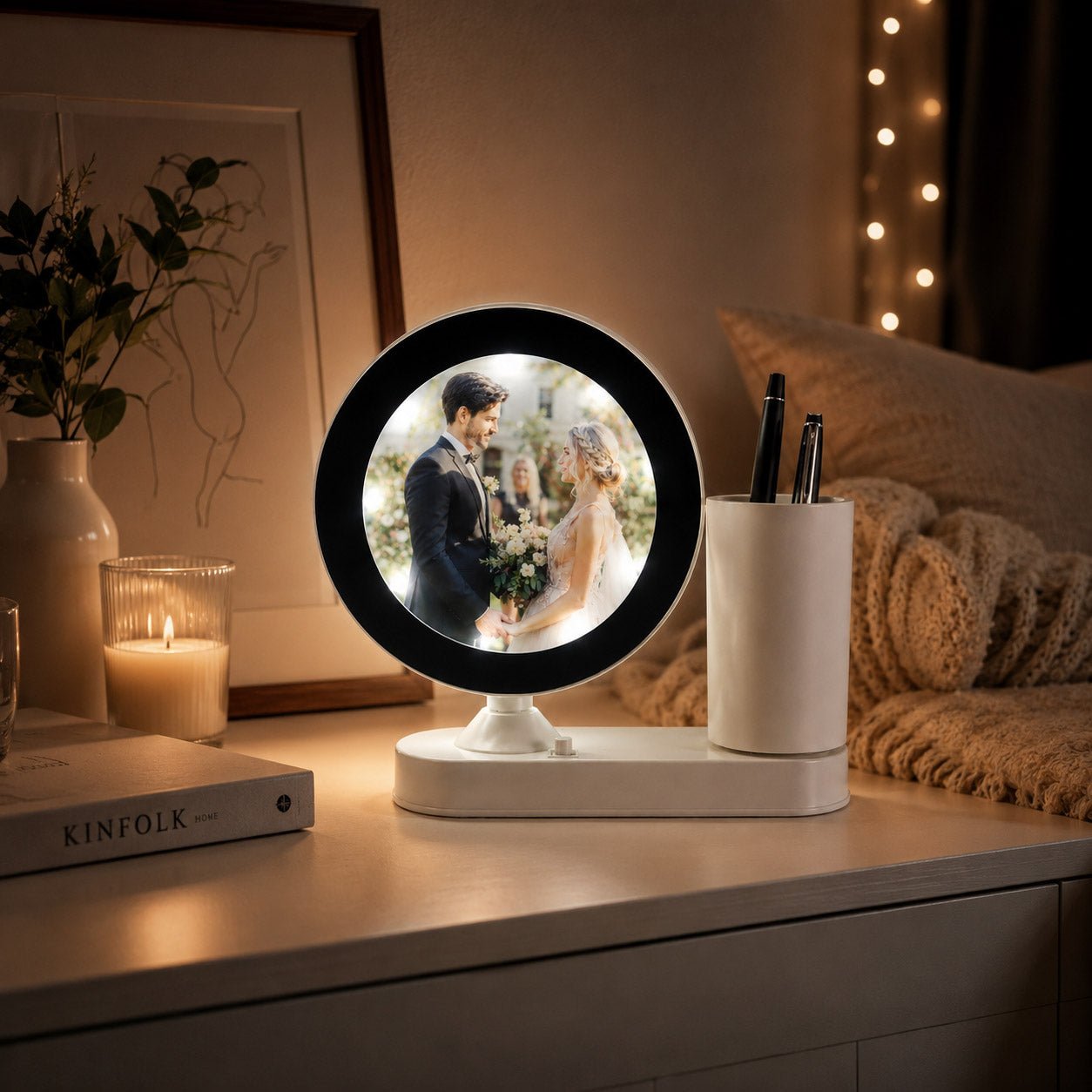 Oglinda magica cu insertie foto si lumina LED cu suport de pixuri - ROTUND MM101222 - Green Print